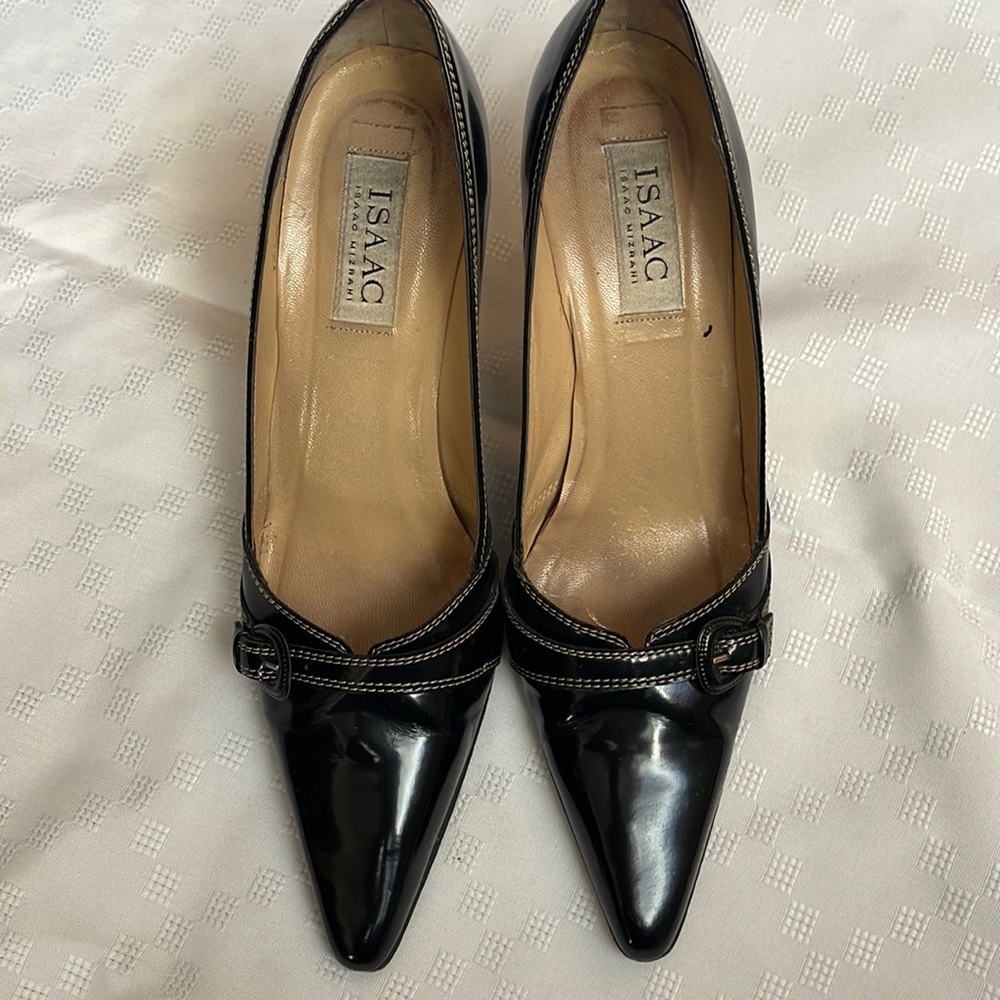 Isaac Mizrahi payent leather heeled shoes size 10B